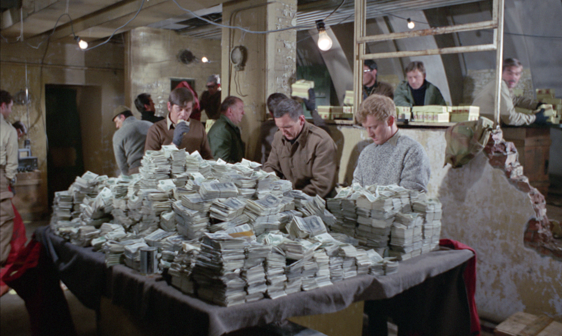 その他 Robbery [Blu-ray] Amazon.com: Robbery [Blu-ray] : Stanley Baker, Frank Finlay